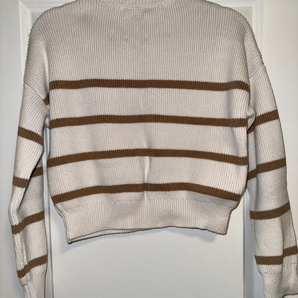 Abercrombie Women’s Striped Cream and Tan Sweater - Picture 3 of 7